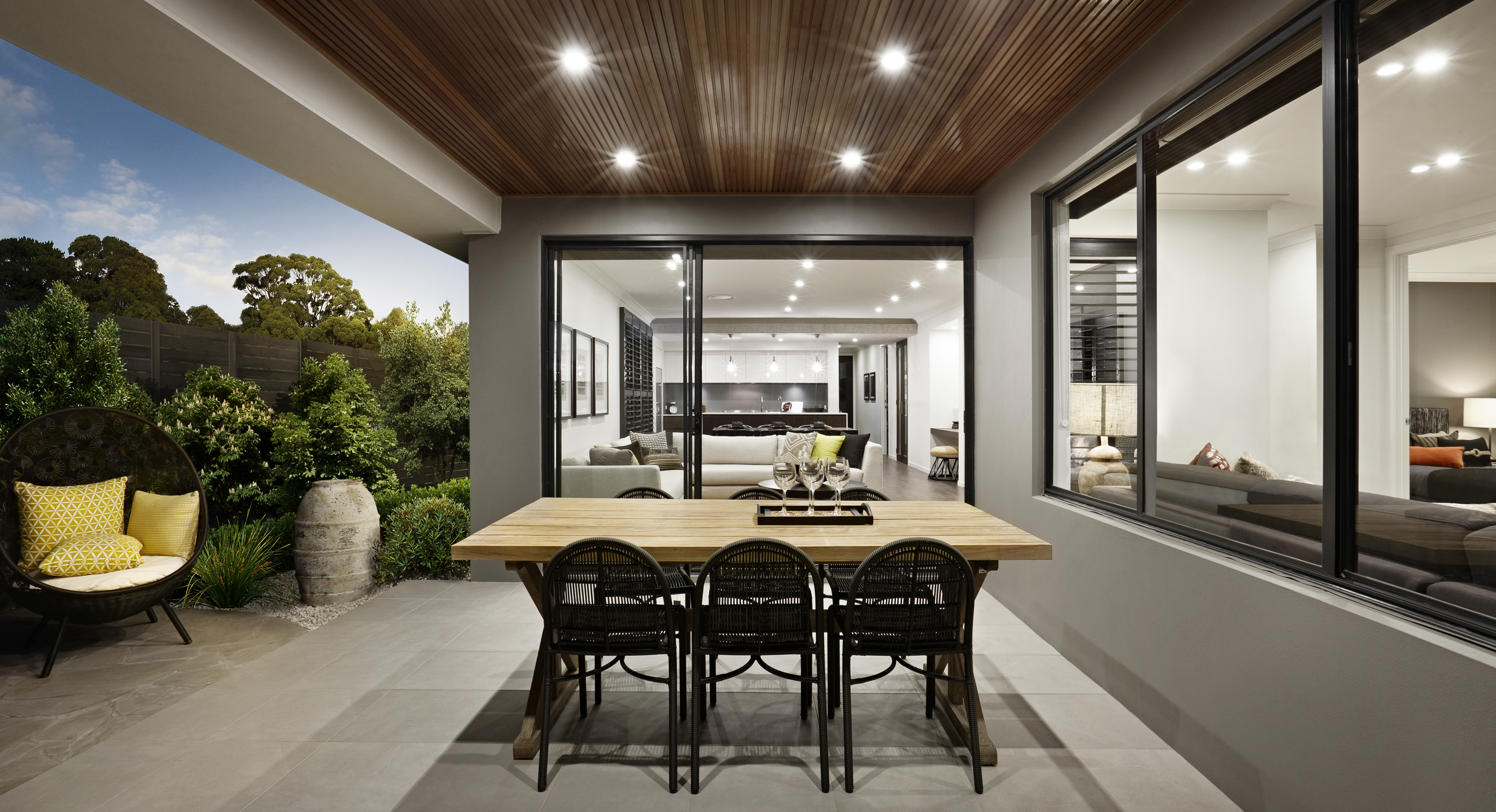 Smooth gliding action